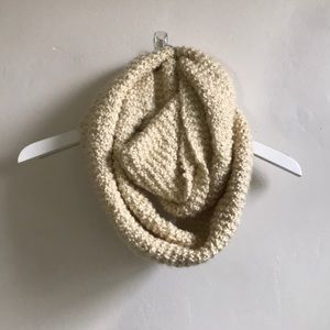 🌸 Knit Infinity Scarf